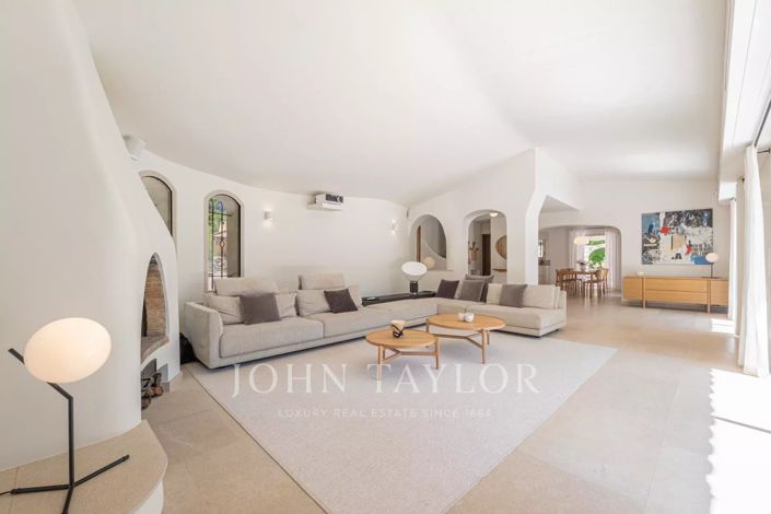 Image No.5-5 Bed House for sale