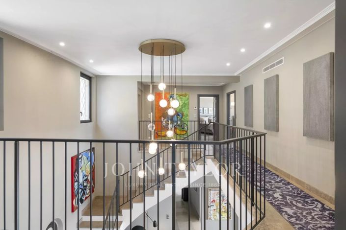 Image No.20-5 Bed House for sale