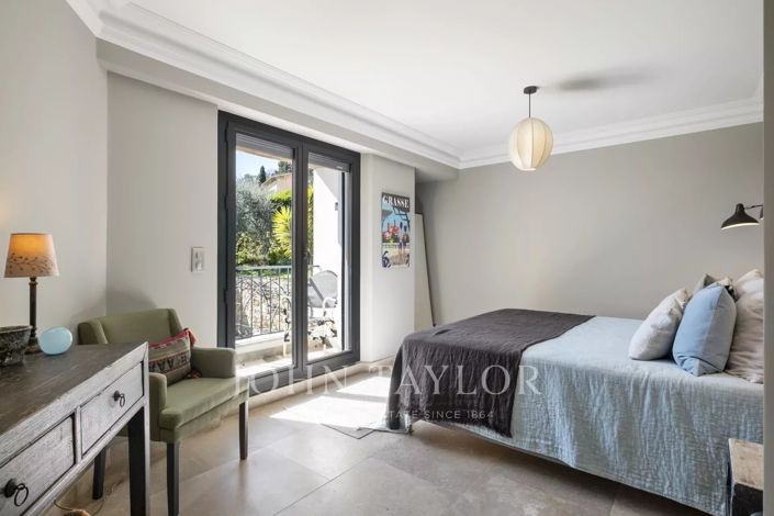 Image No.29-5 Bed House for sale