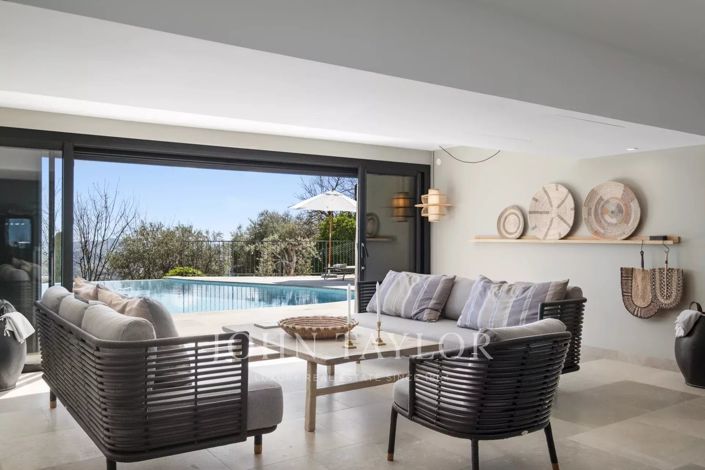 Image No.36-5 Bed House for sale