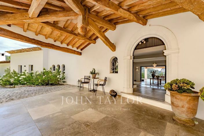 Image No.40-5 Bed House for sale