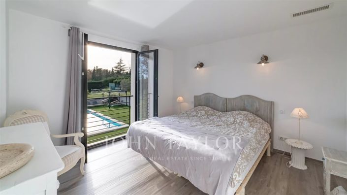 Image No.17-4 Bed House for sale
