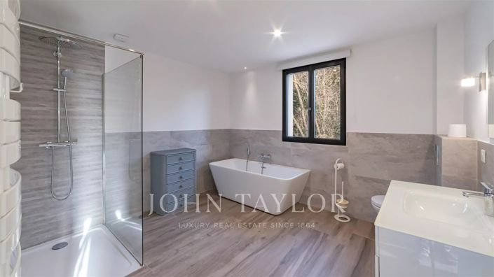 Image No.18-4 Bed House for sale