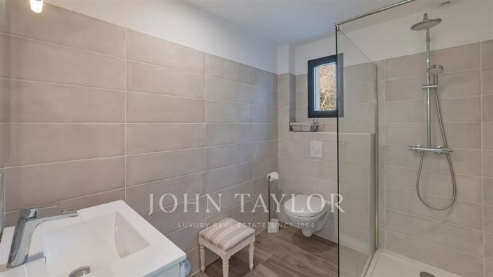 Image No.21-4 Bed House for sale