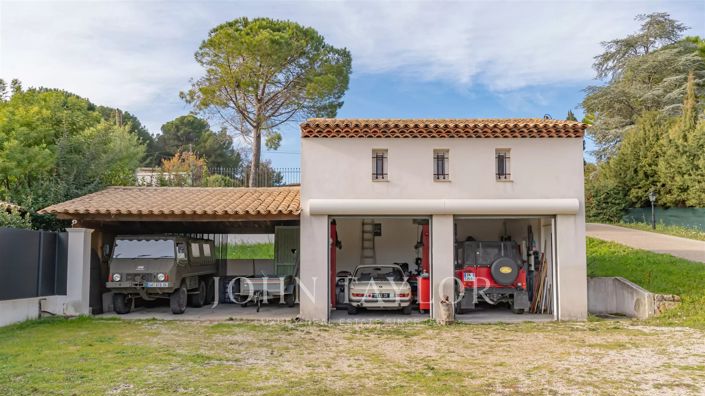 Image No.24-4 Bed House for sale