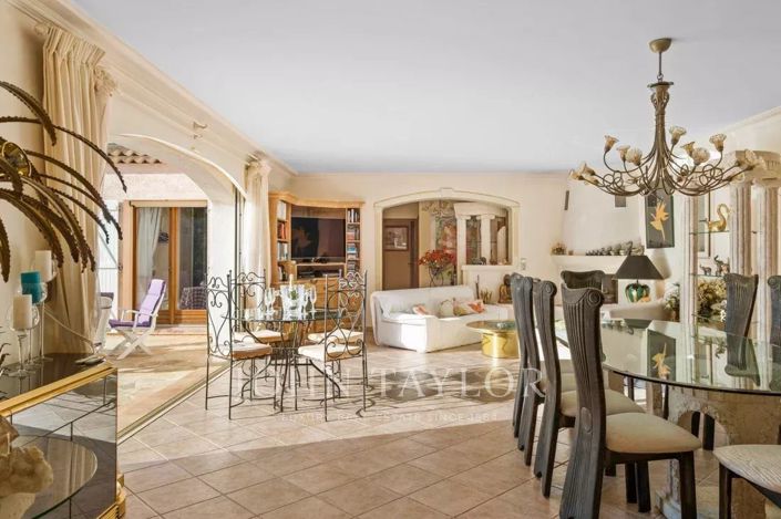 Image No.16-5 Bed House for sale