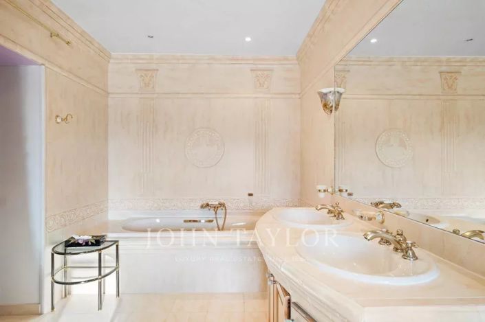 Image No.20-5 Bed House for sale