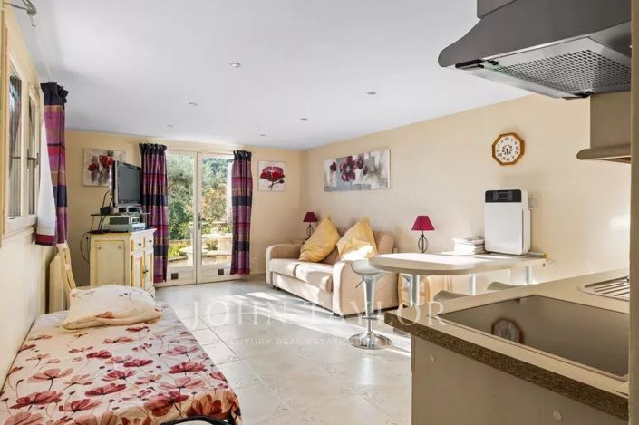 Image No.23-5 Bed House for sale