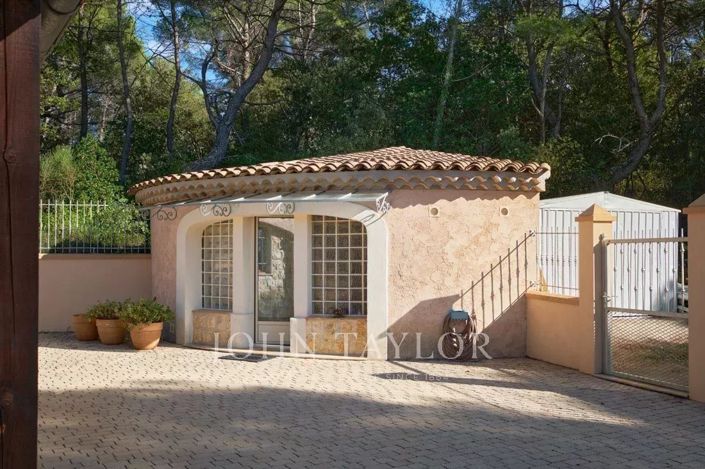 Image No.26-5 Bed House for sale