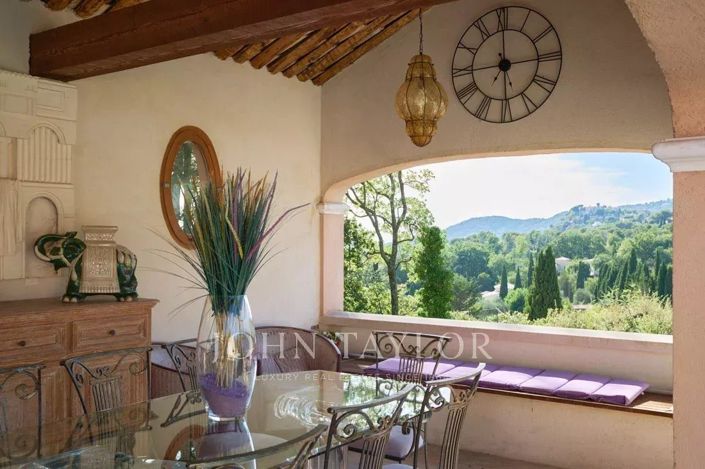 Image No.9-5 Bed House for sale