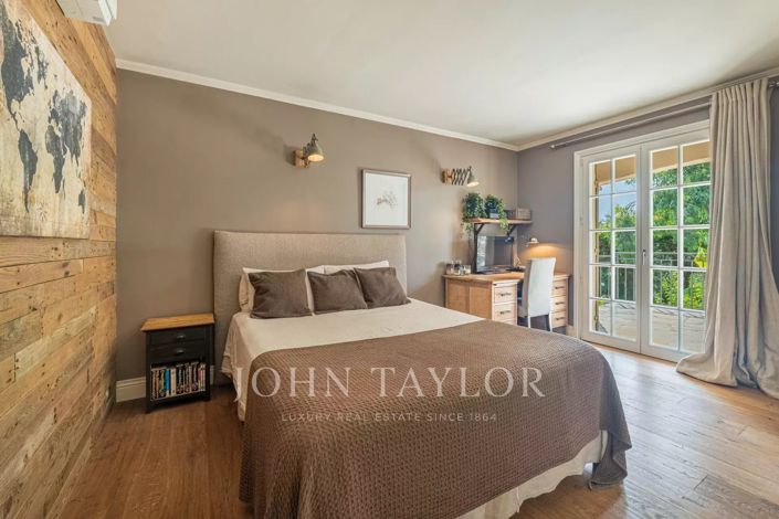 Image No.14-5 Bed House for sale