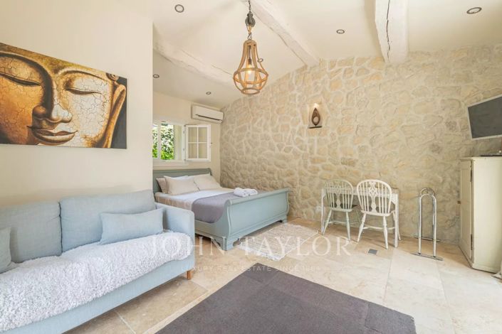 Image No.18-5 Bed House for sale