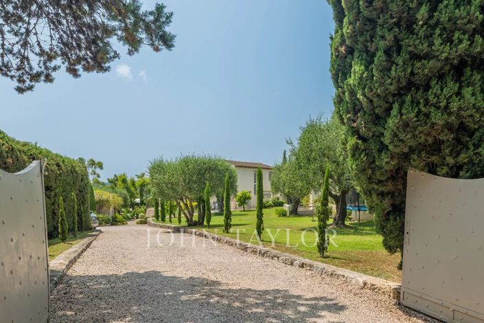 Image No.25-5 Bed House for sale