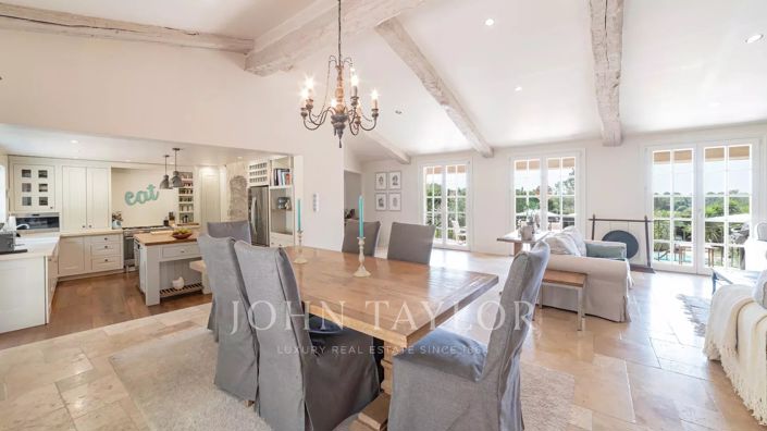 Image No.8-5 Bed House for sale