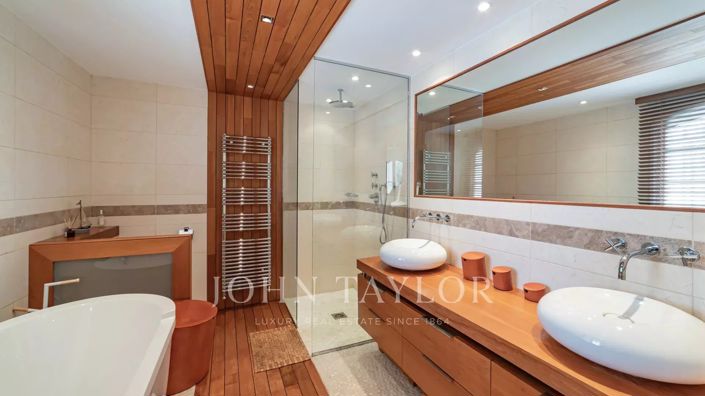 Image No.17-9 Bed House for sale