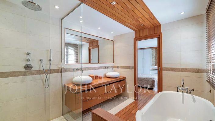 Image No.18-9 Bed House for sale