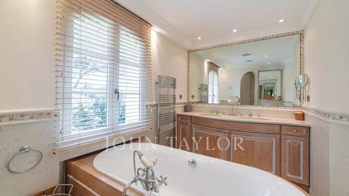 Image No.19-9 Bed House for sale