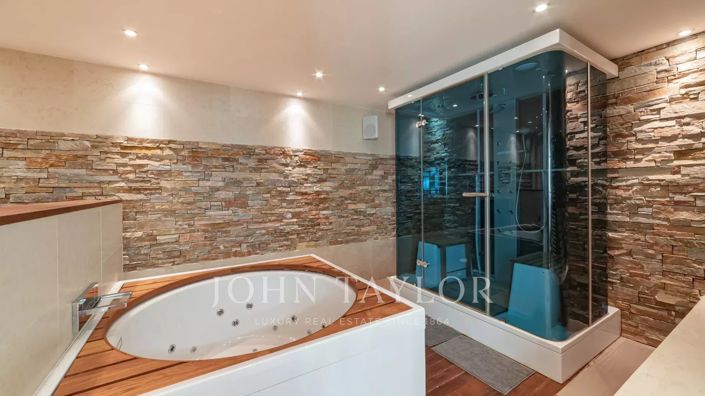 Image No.22-9 Bed House for sale
