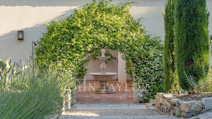 Image No.7-9 Bed House for sale