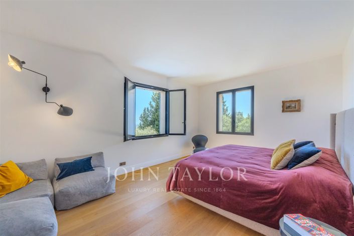 Image No.17-5 Bed House for sale