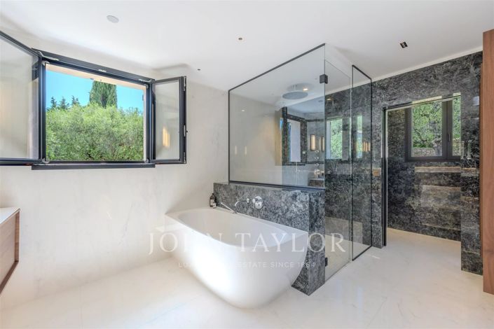 Image No.18-5 Bed House for sale