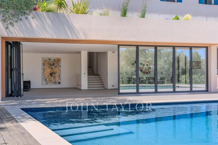 Image No.2-5 Bed House for sale