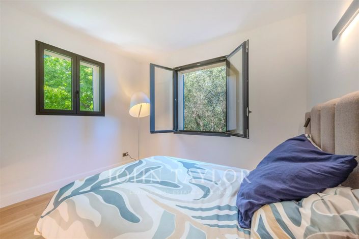 Image No.22-5 Bed House for sale