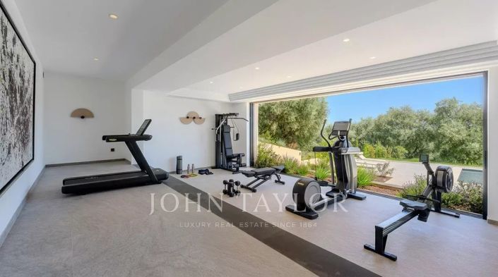 Image No.25-5 Bed House for sale