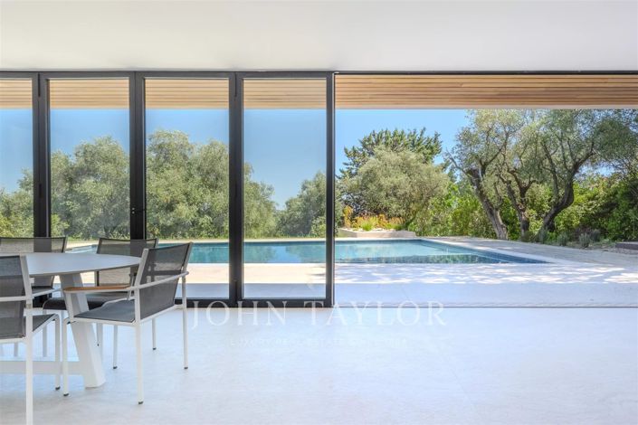 Image No.3-5 Bed House for sale