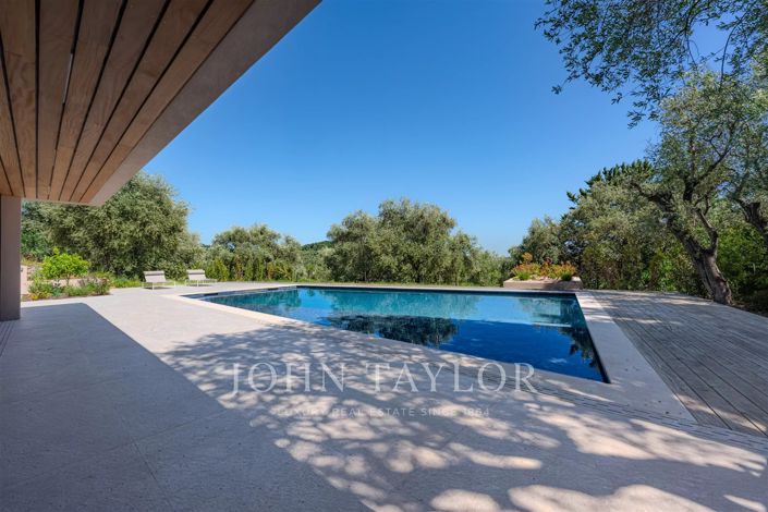 Image No.30-5 Bed House for sale