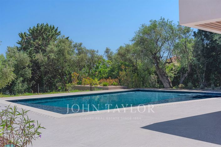 Image No.5-5 Bed House for sale