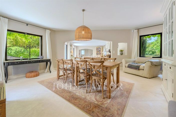 Image No.17-5 Bed House for sale