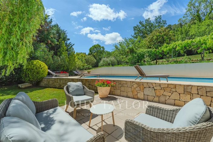 Image No.6-5 Bed House for sale