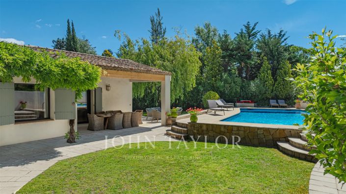 Image No.7-5 Bed House for sale