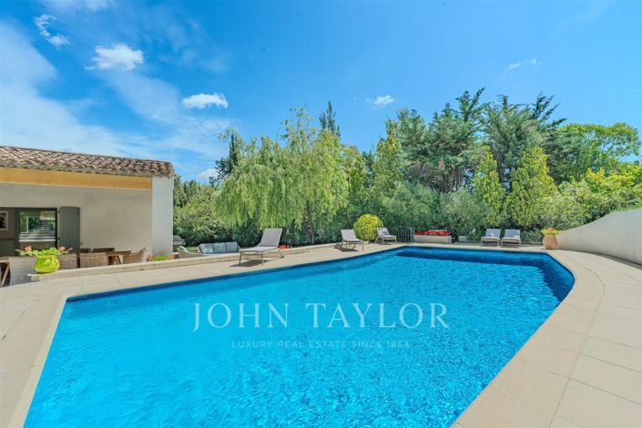 Image No.8-5 Bed House for sale