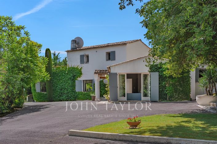 Image No.9-5 Bed House for sale