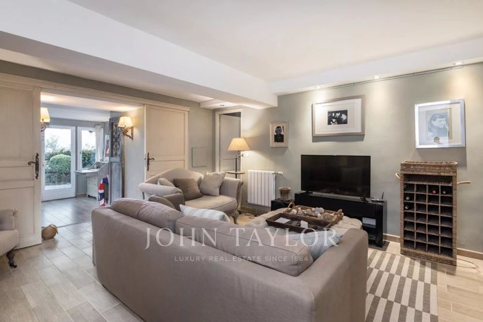 Image No.24-4 Bed House for sale