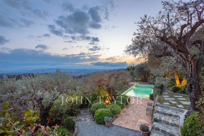 Image No.26-4 Bed House for sale