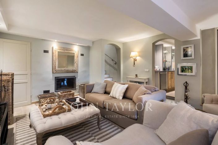 Image No.6-4 Bed House for sale