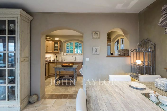 Image No.8-4 Bed House for sale