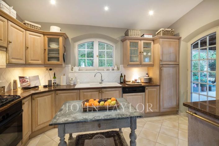 Image No.9-4 Bed House for sale