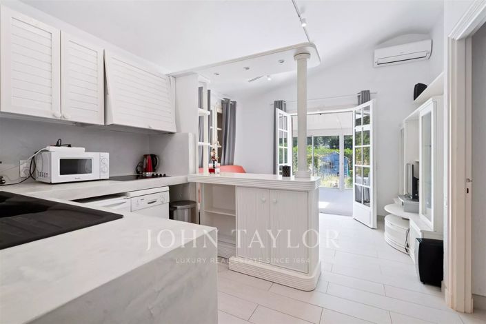 Image No.20-6 Bed House for sale