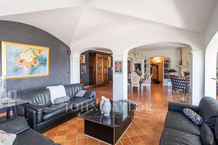 Image No.7-4 Bed House for sale