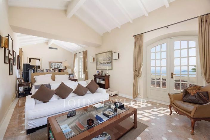 Image No.15-7 Bed House for sale