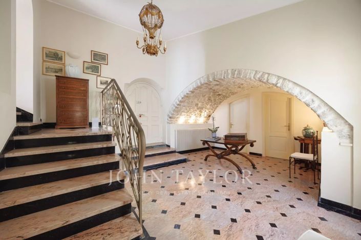 Image No.16-7 Bed House for sale