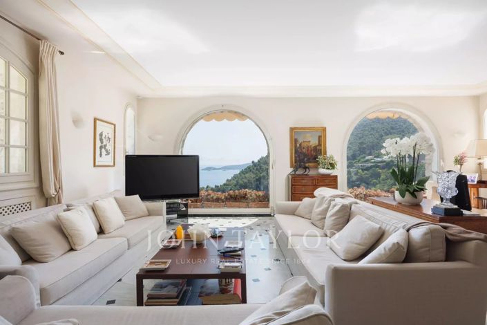 Image No.8-7 Bed House for sale