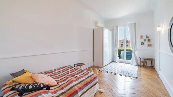 Image No.9-5 Bed Apartment for sale