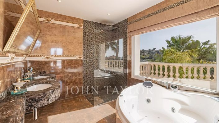 Image No.9-4 Bed House for sale