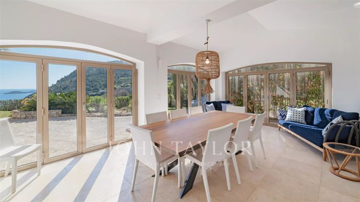 Image No.10-5 Bed House for sale
