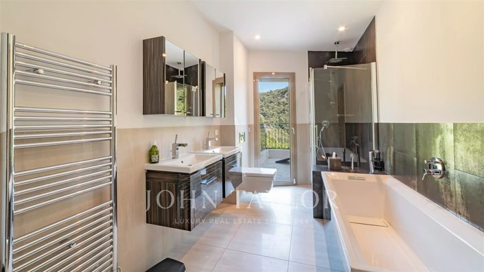 Image No.15-5 Bed House for sale